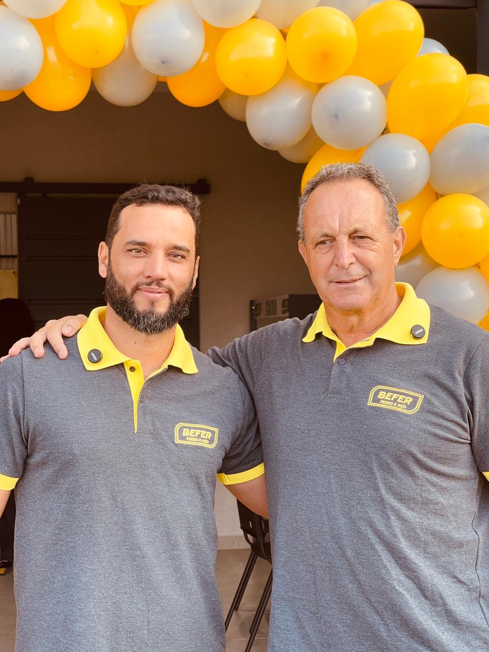 Equipe BEFER Ferro e Aço comemorando em Boa Esperança/MG